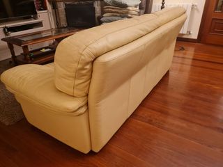 Sofá de 3 plazas de cuero beige