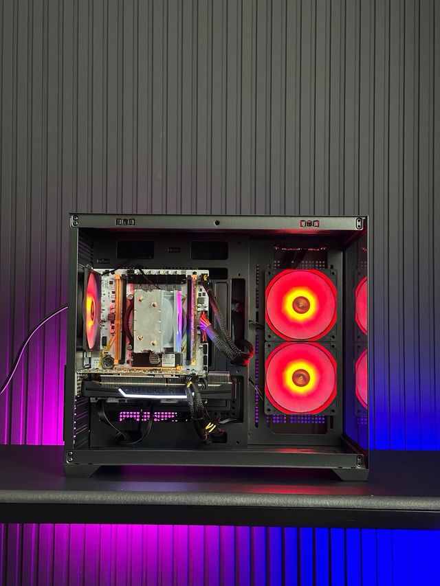 PC da Gaming RTX 2060 + 32GB RAM + 14 NCLEI + NVMe 500G