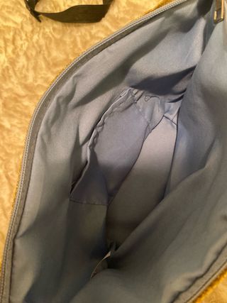 Bolso de paja azul y dorado