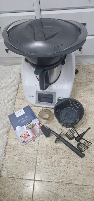 Thermomix TM5 con accesorios