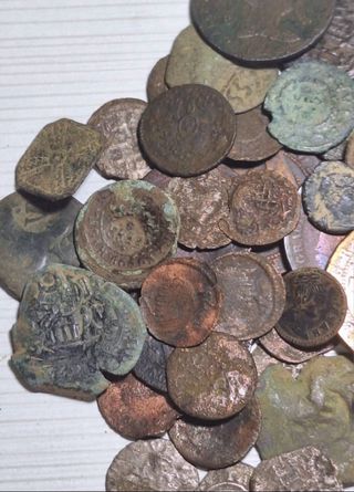 Lote 55 monedas y objetos antiguos + Regalo