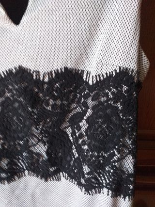 Vestido elegante con encaje negro