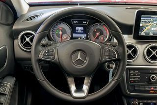 Mercedes GLA MERCEDES-BENZ  GLA 200 d Urban