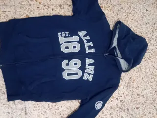 Chaqueta Azul con Cremallera y Estampado