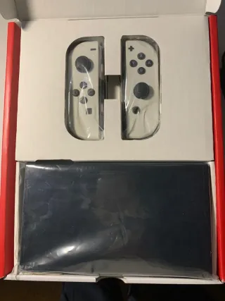 Nintendo Switch OLED Blanca y Negra