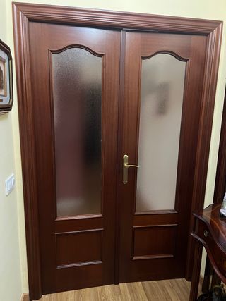 Puertas de madera con cristal