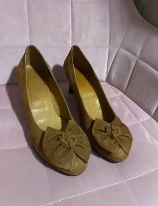 Zapatos de tacón marrones