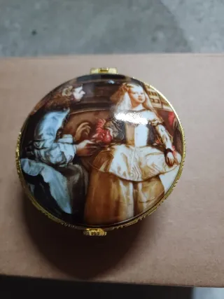 Joyero de cerámica con pintura