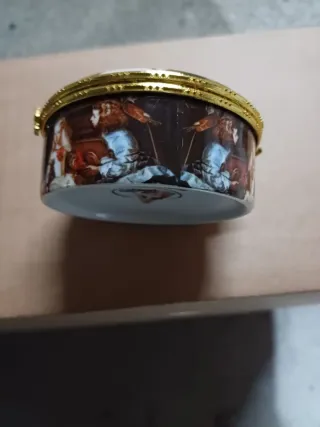 Joyero de cerámica con pintura