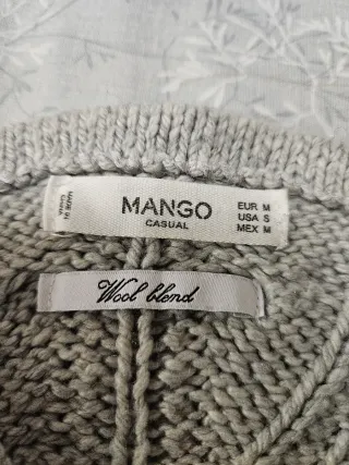 Jersey mujer trenzado cuello chimenea gris Mango