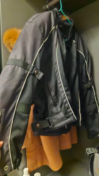 Chaqueta de Moto Negra como nueva