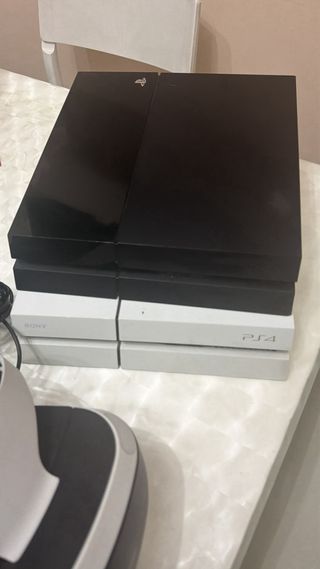 DUE PS4 + Visore VR + 3 Controller + 1 gioco t
