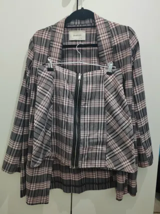 Conjunto Stradivarius cuadros falda americana