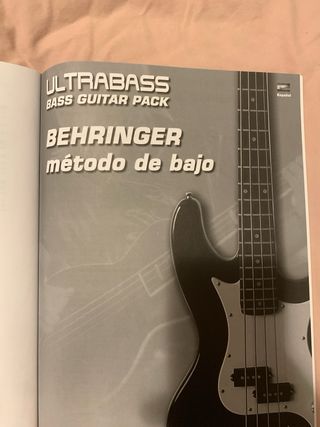 Guía Método Bajo Behringer Ultrabass con Púas