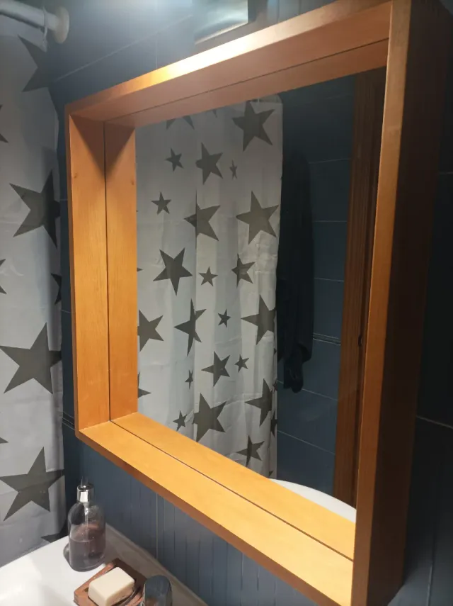 Espejo y estante de baño madera