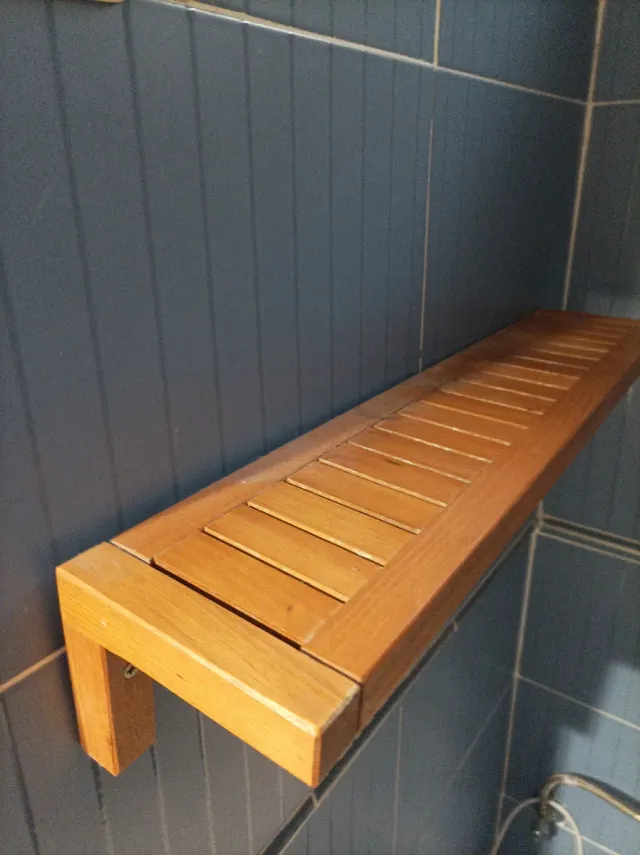 Espejo y estante de baño madera