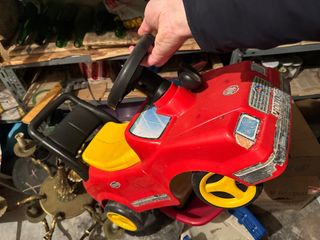 Coche de juguete policía rojo