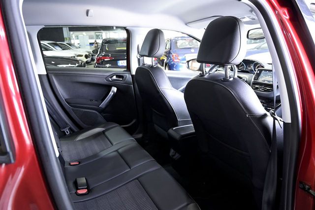 Peugeot 2008 Allure BlueHDi 120 SS EAT6