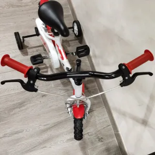Bicicleta infantil Juguettos blanca y roja