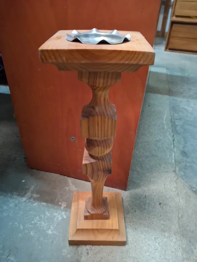 Portacenere da terra in legno