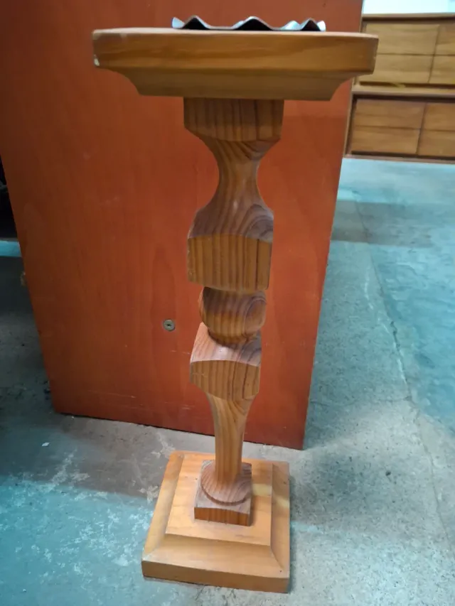 Portacenere da terra in legno