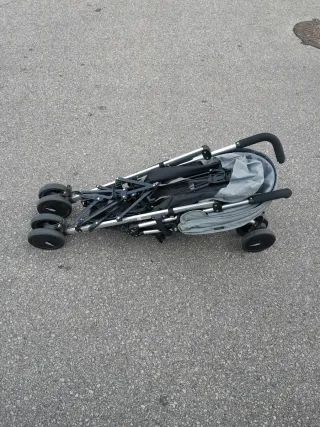 Silla de paseo plegable tipo paraguas