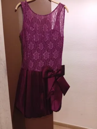Vestido fiesta morado encaje y lazo