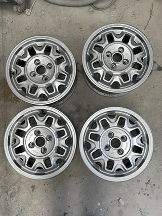 4 Llantas de aleación marca Volkswagen 14 pulgadas