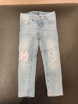 Jeans Guess bambina 3 anni strappati