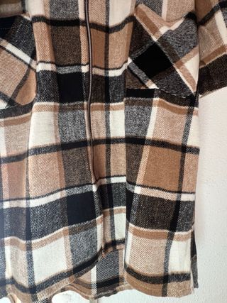 Sudadera larga a cuadros con capucha