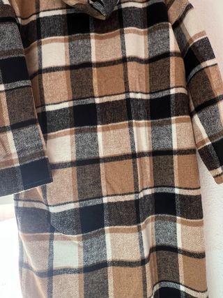 Sudadera larga a cuadros con capucha