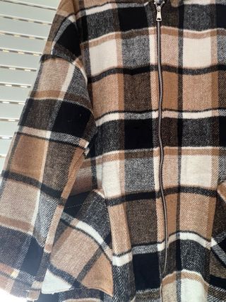 Sudadera larga a cuadros con capucha