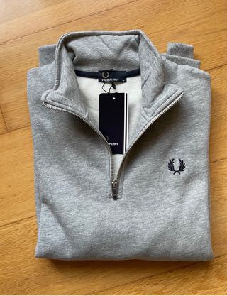 Hoodie Fred Perry Cinza com fecho