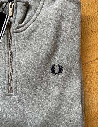 Hoodie Fred Perry Cinza com fecho
