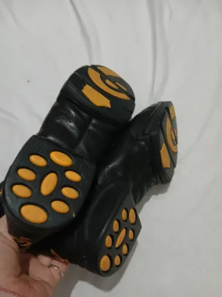 Scarpe Freddy nere e gialle