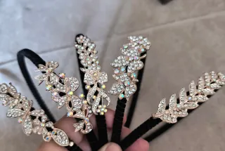 Tocado diadema con mariposas y pedrería