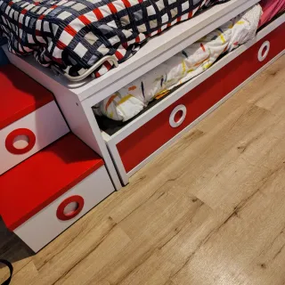 Escalera cajonera madera y plástico