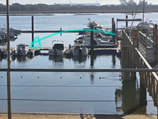 Beneteau Ombrine 550 con pantalán