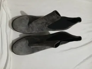 Stivaletti grigi con tacco