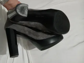 Stivaletti grigi con tacco