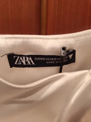 Crop top blanco con flores