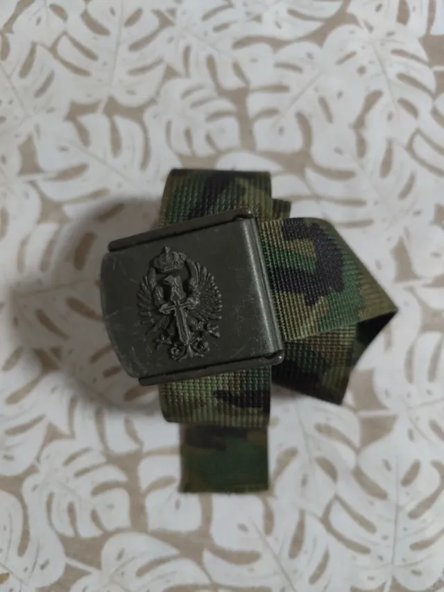 Cinturón militar camuflaje con hebilla águila