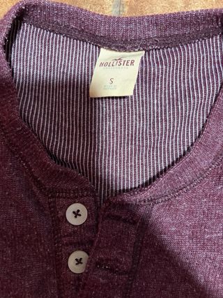 Camiseta Hollister Morada Manga Larga