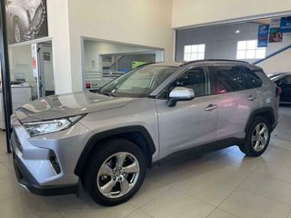 Toyota Rav4   2.5l 220H Advance