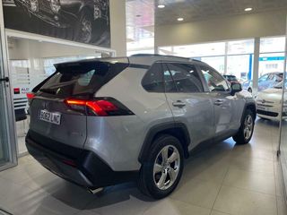 Toyota Rav4   2.5l 220H Advance