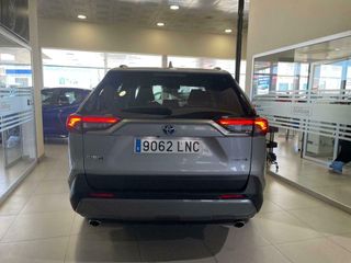 Toyota Rav4   2.5l 220H Advance