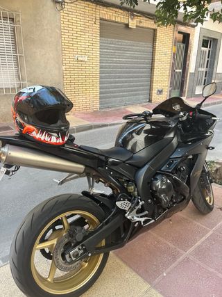 Yamaha R1