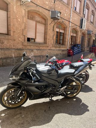 Yamaha R1