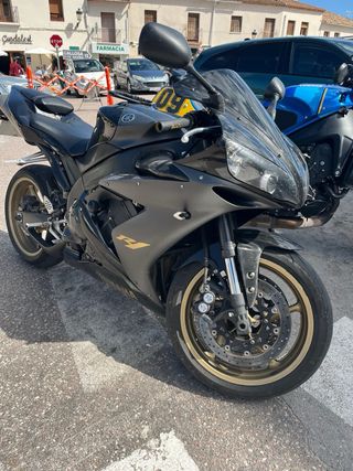 Yamaha R1
