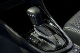 Toyota Yaris   1.5 120H Style P. Premier Edition